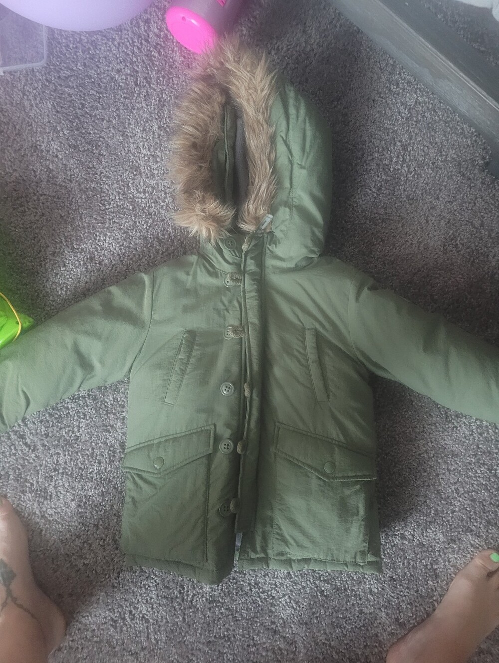 Gap Toddler Kids Olive Green Puffer Down Filled Jacket w/ Faux-Fur Hood Size 3T